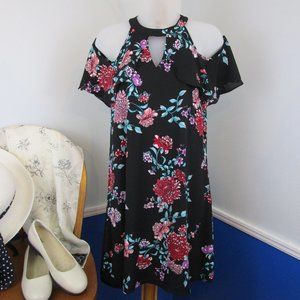 👗Host Pick👗 Candie's Cold Shoulder Floral Dress